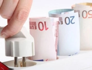 Οι 12 πιο χρήσιμες συμβουλές για να μειώσετε το λογαριασμό του ρεύματος